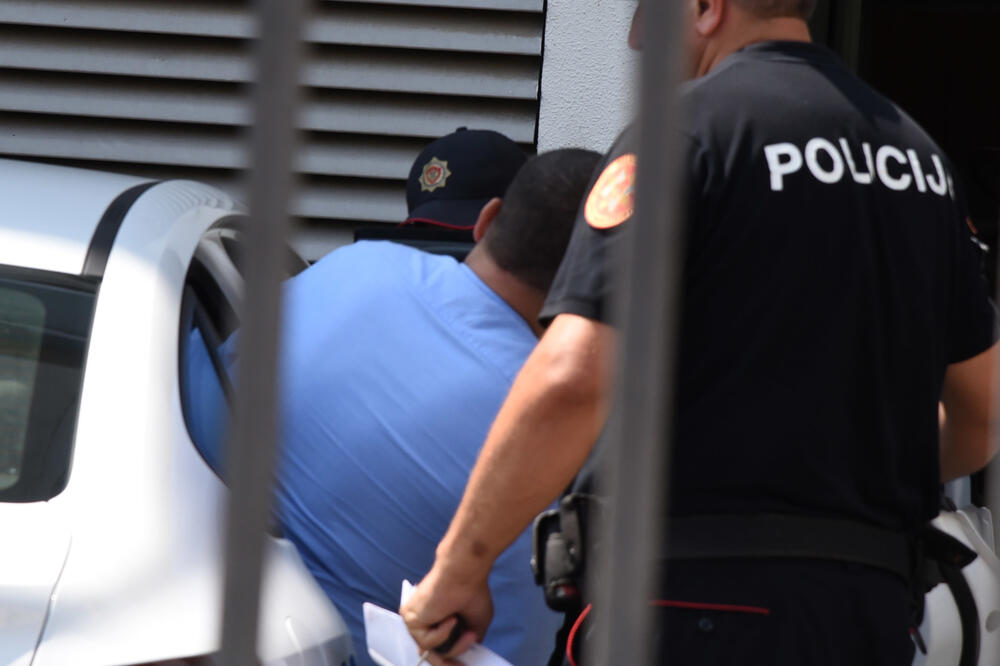 Privođenje na saslušanje zbog utaje poreza, Foto: Luka Zeković