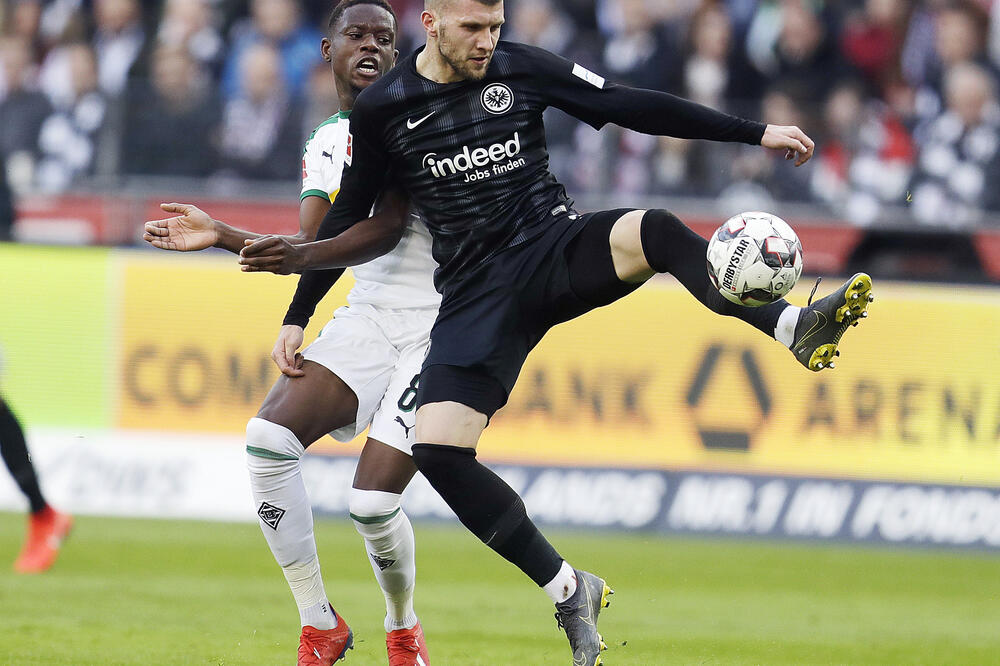 Ante Rebić, Foto: AP/Michael Probst