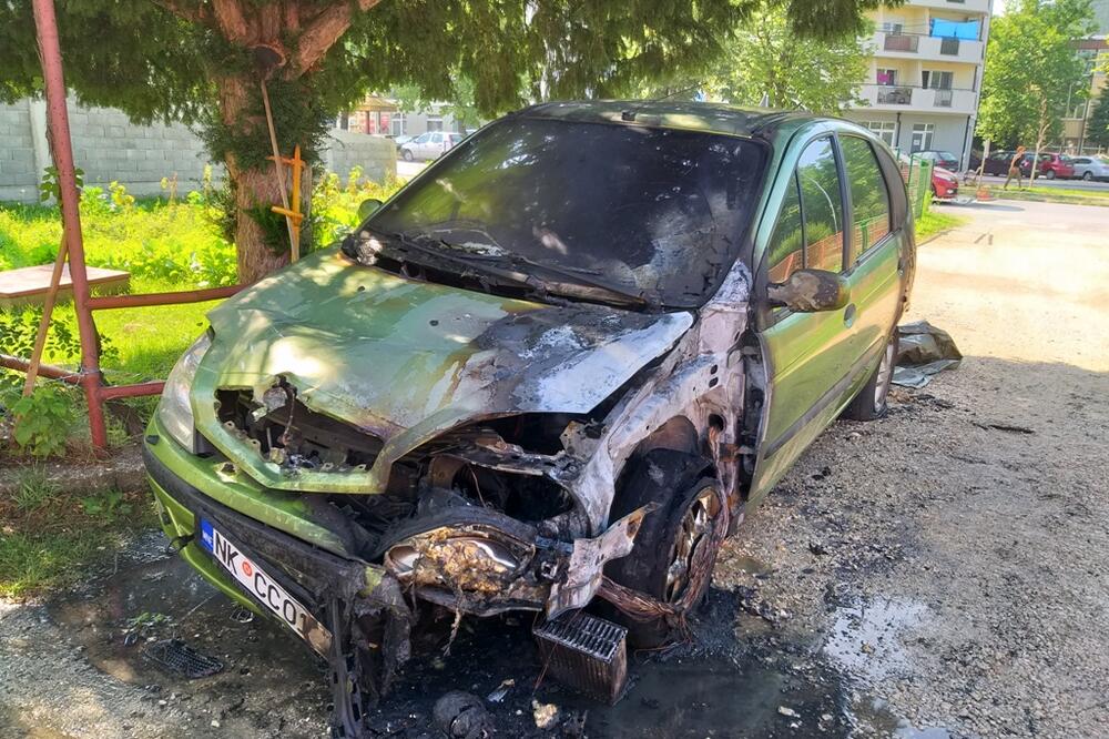 Uništeni automobil, Foto: Svetlana Mandić