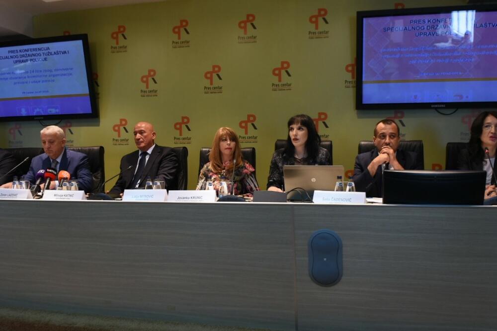 Sa današnjeg presa, Foto: Savo Prelević