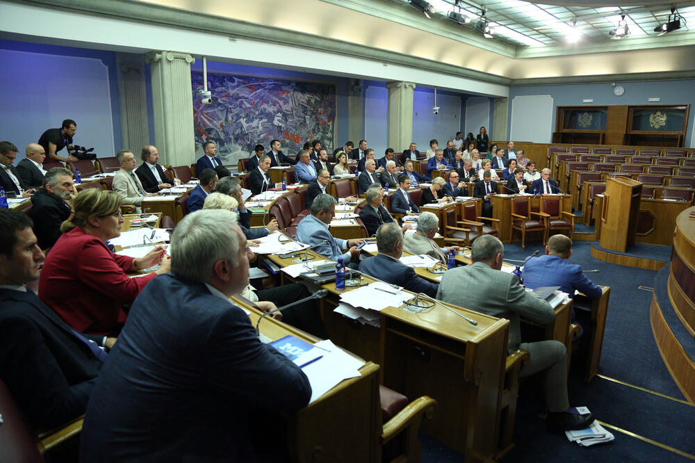 Sa današnje sjednice Skupštine, Foto: Filip Roganović