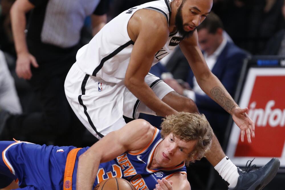 Bejker (sa loptom), Foto: AP