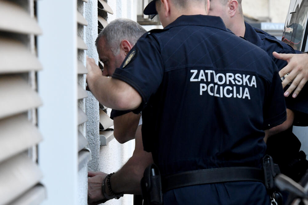 Privođenje Radulovića na saslušanje, Foto: Savo Prelević