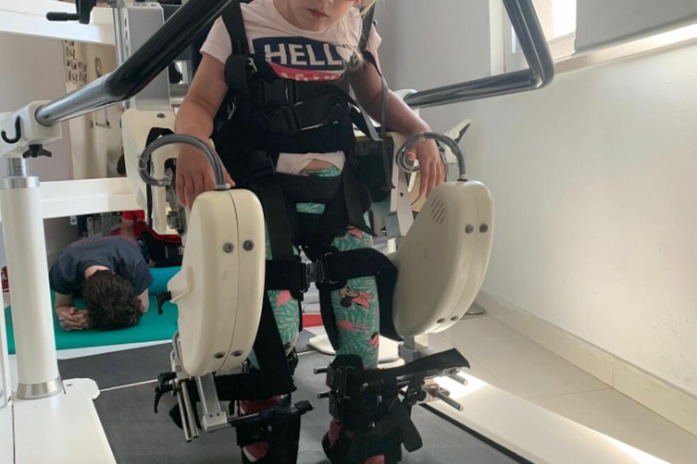 Iris je uz pomoć robotskih uređaja ostvarila svoje prve samostalne korake