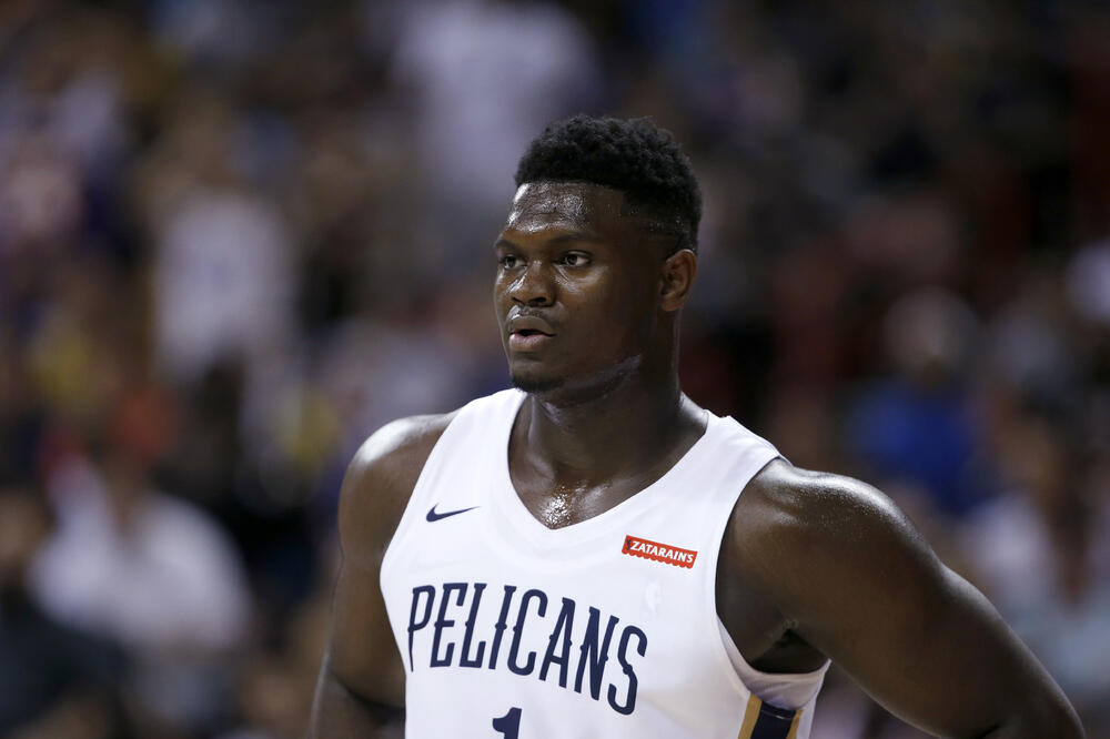 New Orleans Pelicans' Zion Williamson pauses during the team's NBA summer league basketball game against the New York Knicks on Friday, July 5, 2019, in Las Vegas. (AP Photo/Steve Marcus), Foto: Steve Marcus