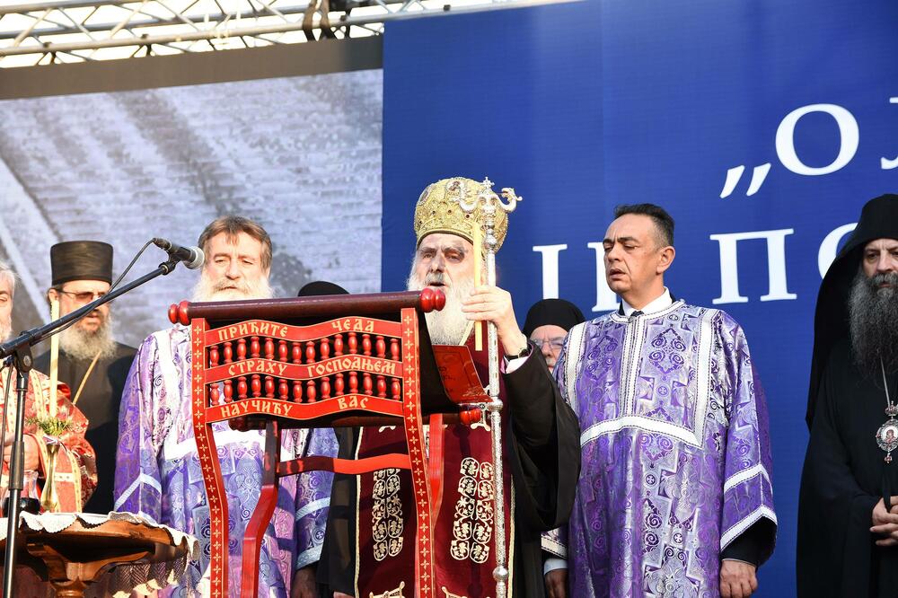 Patrijarh Irinej u Krušedolu, Foto: Betaphoto