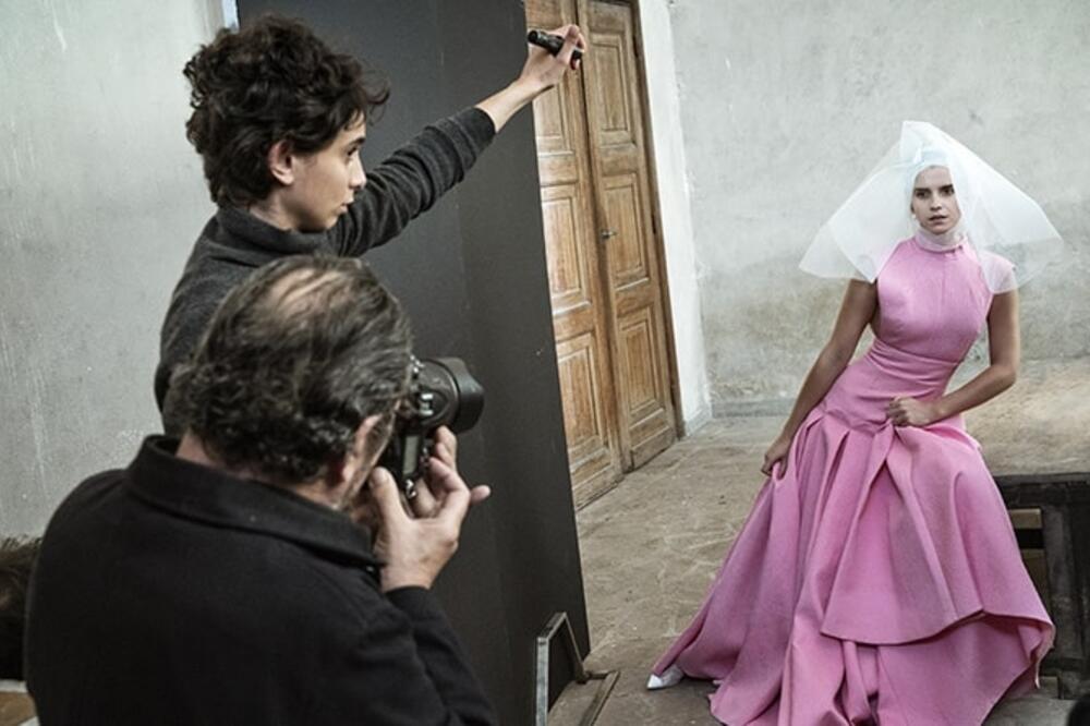 Ema Votson pozira za novi Pirelijev kalendar, Foto: Pirelli.com