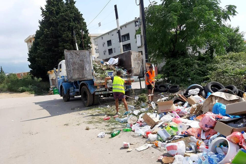 U Šušanju smeće bacaju pored kontejnera, Foto: Radomir Petrić