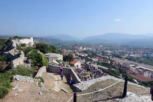 Koga je, zapravo, otpuhala/oduvala "Oluja"