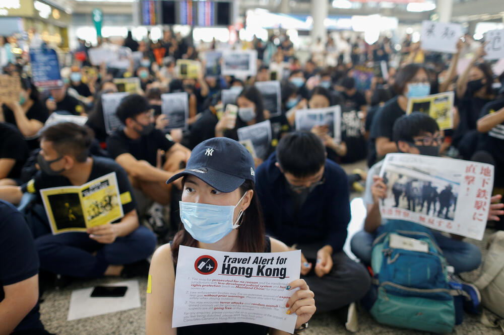 Sa aerodroma u Hongkongu, Foto: Reuters