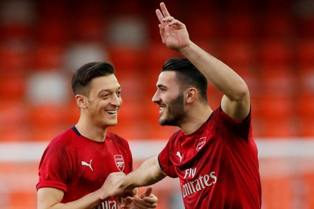 Mesut Ozil i Sead Kolašinac, Foto: Reuters