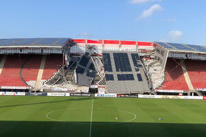 Izbjegnuta tragedija: Srušio se krov na stadionu AZ Alkmara