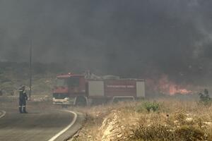 Turisti ponovo evakuisani zbog požara na grčkom ostrvu Elafonisos