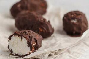 Za ljubitelje kokosa: Napravite domaće Baunti čokoladice