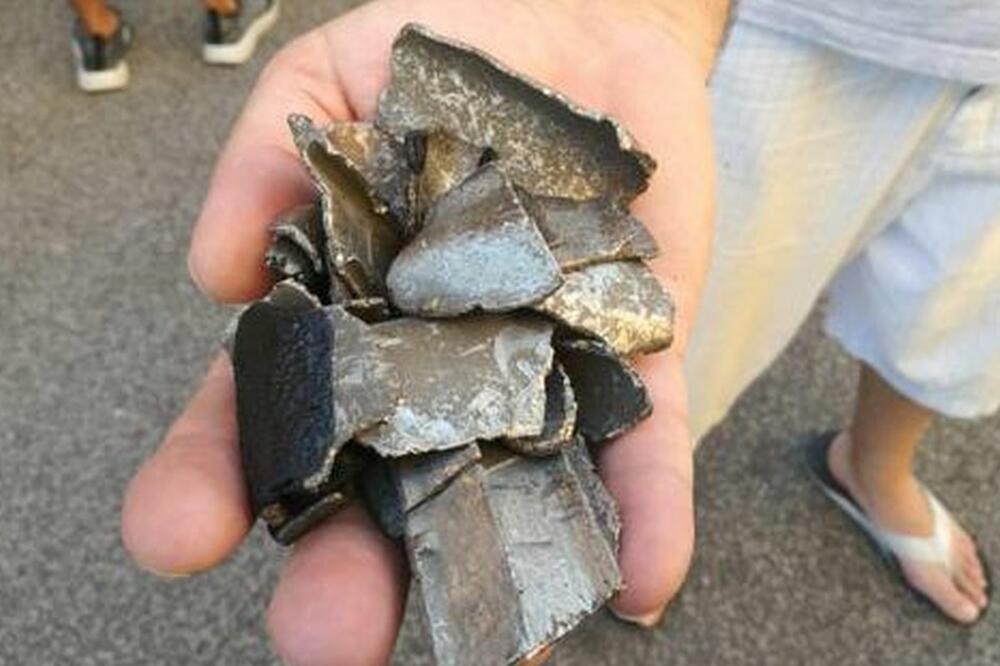 Djelovi aviona koji su pali sa neba, Foto: Twitter