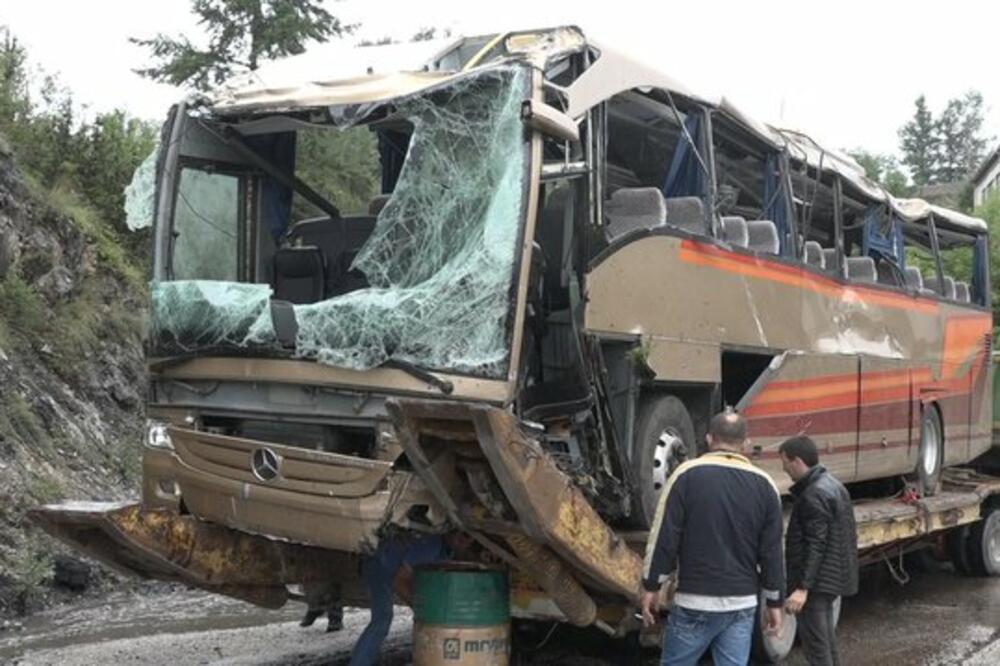 Autobus preduzeća "Glušica prevoz" nakon udesa, Foto: Goran Malidžan