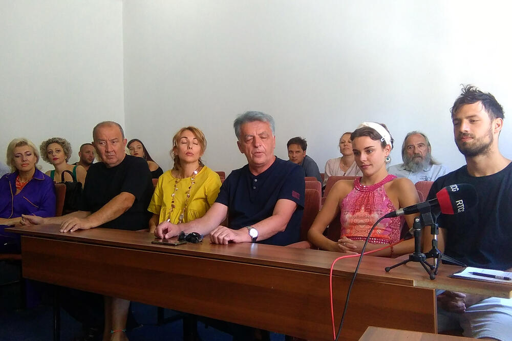 Sa pres konferencije, Foto: Radomir Petrić