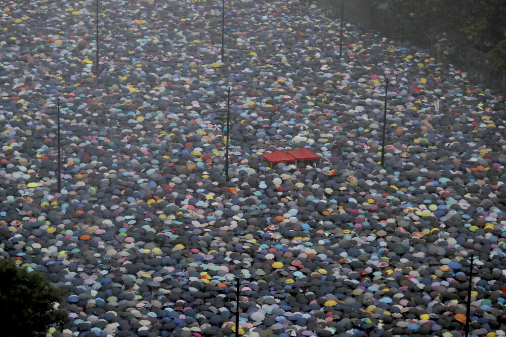Sa protesta u Viktorija parku u Hongkongu, Foto: Kin Cheung/AP