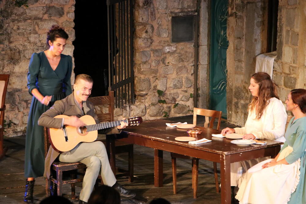 Scena iz predstave, Foto: Studio Petović