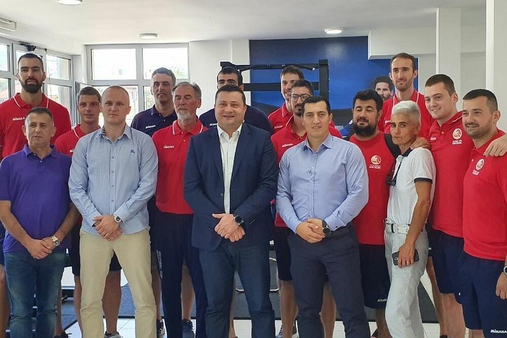 Sa otvaranja teretane