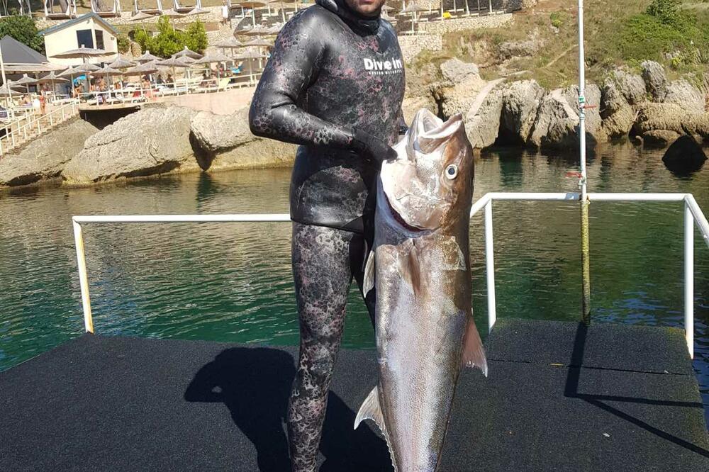 Rabrenović sa ulovom, Foto: Samir Adrović