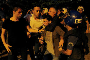 Turska policija hapsila demonstrante na protestu zbog smjena...