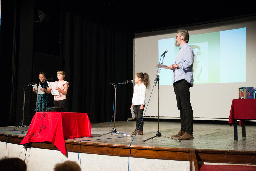 Radulovićeve stihove recitovali i najmlađi, Foto: Vedran Vujisić