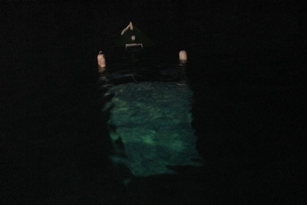 Potonula barka, Foto: UPS