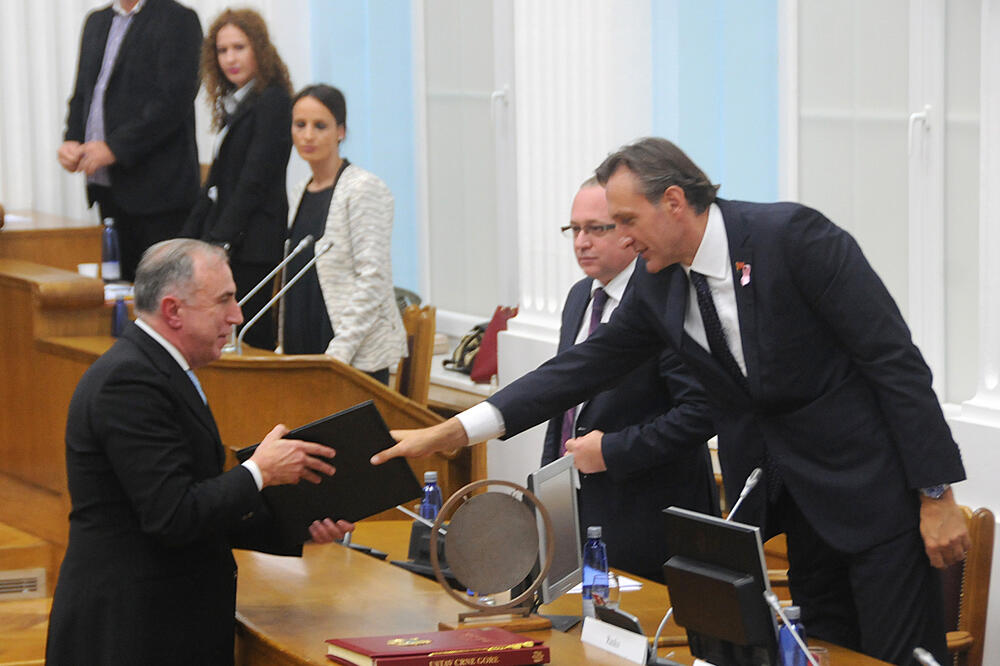 Stanković nakon izbora prije pet godina sa tadašnjim rukovodstvom Skupštine, Foto: Zoran Đurić