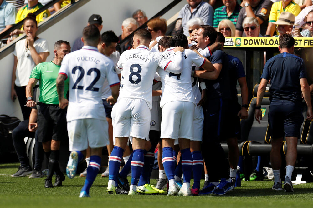 Slavlje Lamparda i fudbalera Čelsija, Foto: Reuters