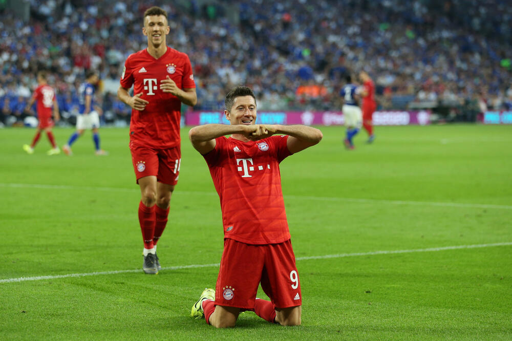 Het-trik protiv Šalkea: Robert Levandovski, Foto: RALPH ORLOWSKI