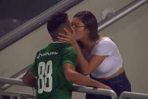 Kako su sudije pokvarile fudbalsku romantiku: Strastveni poljubac...