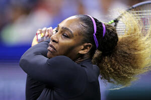 Serena zgromila Mašu sa manje od sat
