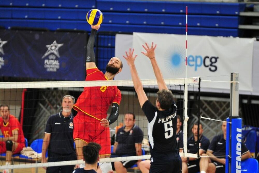 Vojin Ćaćić na meču sa Grčkom, Foto: Boris Pejović