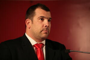 Krapović: Ne dozvolimo DPS-u i liderima DF-a da uruše vlast u Budvi