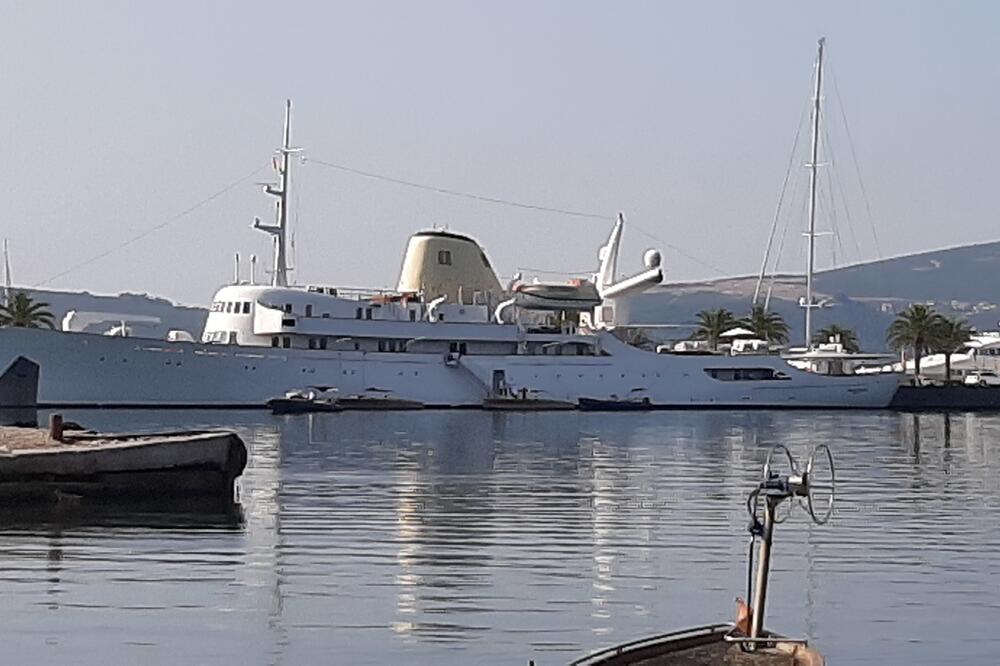Legendarna jahta u Porto Montenegru, Foto: Siniša Luković
