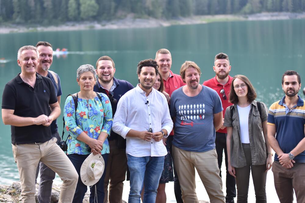 Abazović i Vajs sa kolegama na Crnom jezeru, Foto: URA