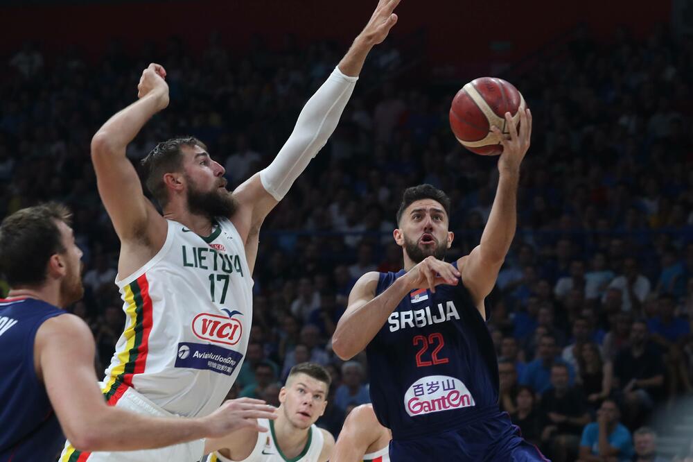 Micić i Valančijunas, Foto: BRANISLAV BOZIC