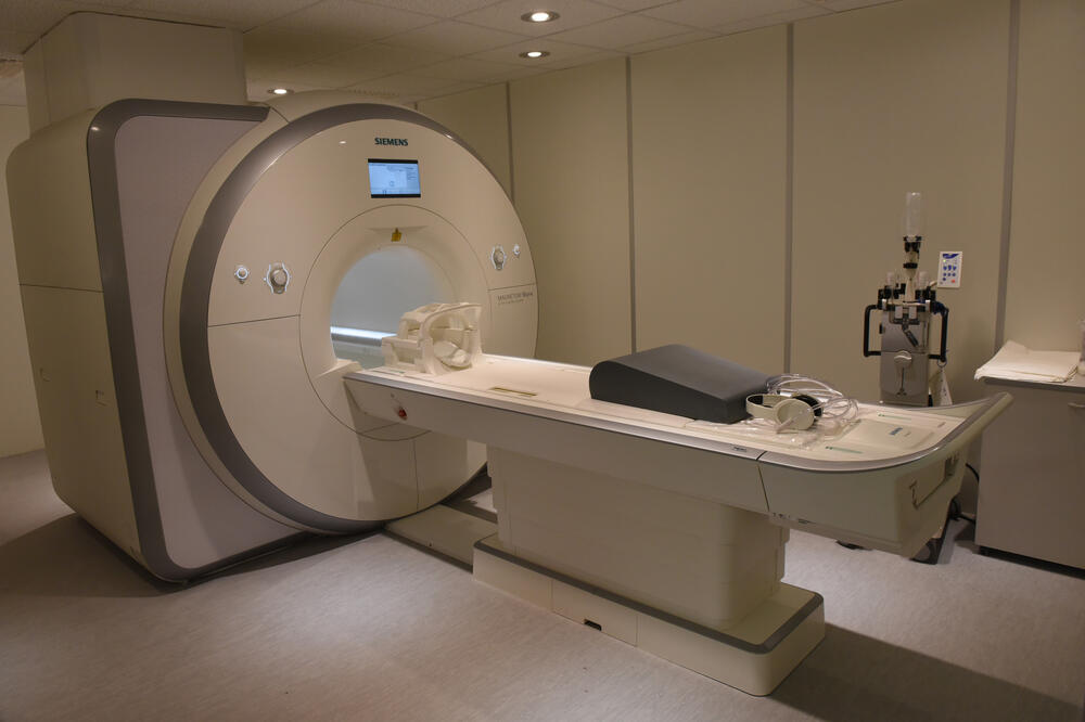 Najsavremeniji MR aparat pušten u rad u oktobru u KC-u, Foto: Savo Prelević