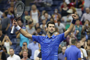 Đoković bez problema do osmine finala