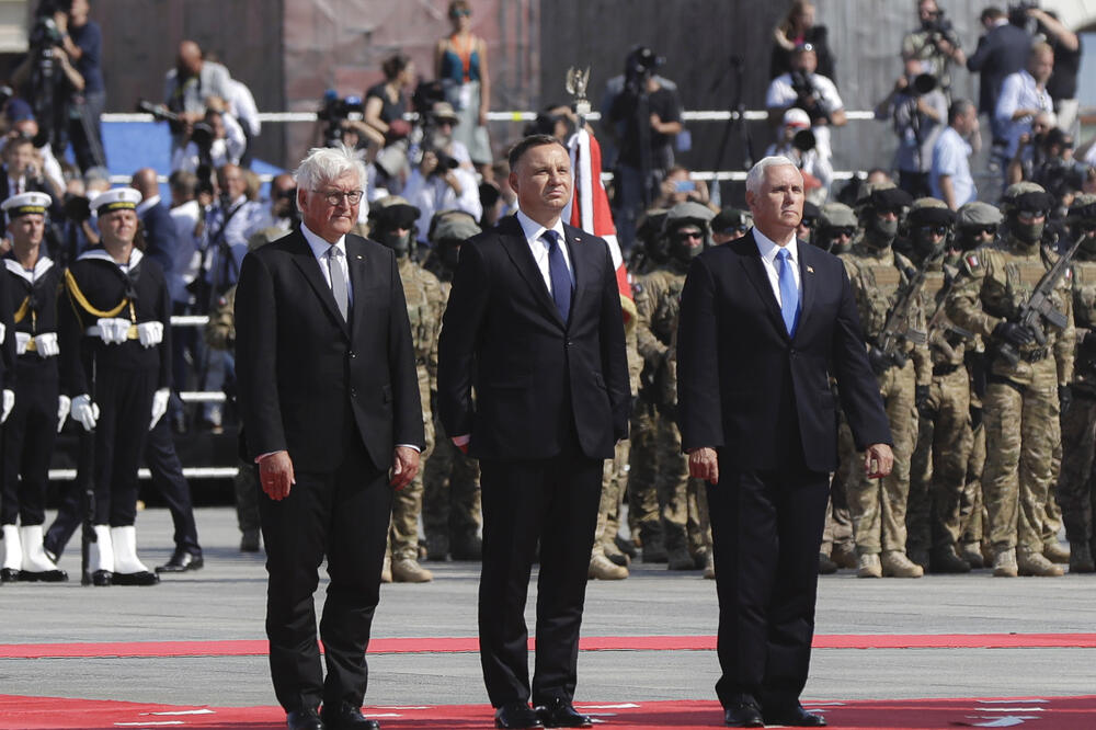 Pens, Duda i Štajnmajer juče u Varšavi, Foto: AP