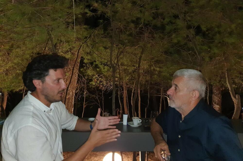 Sa sastanka, Foto: URA