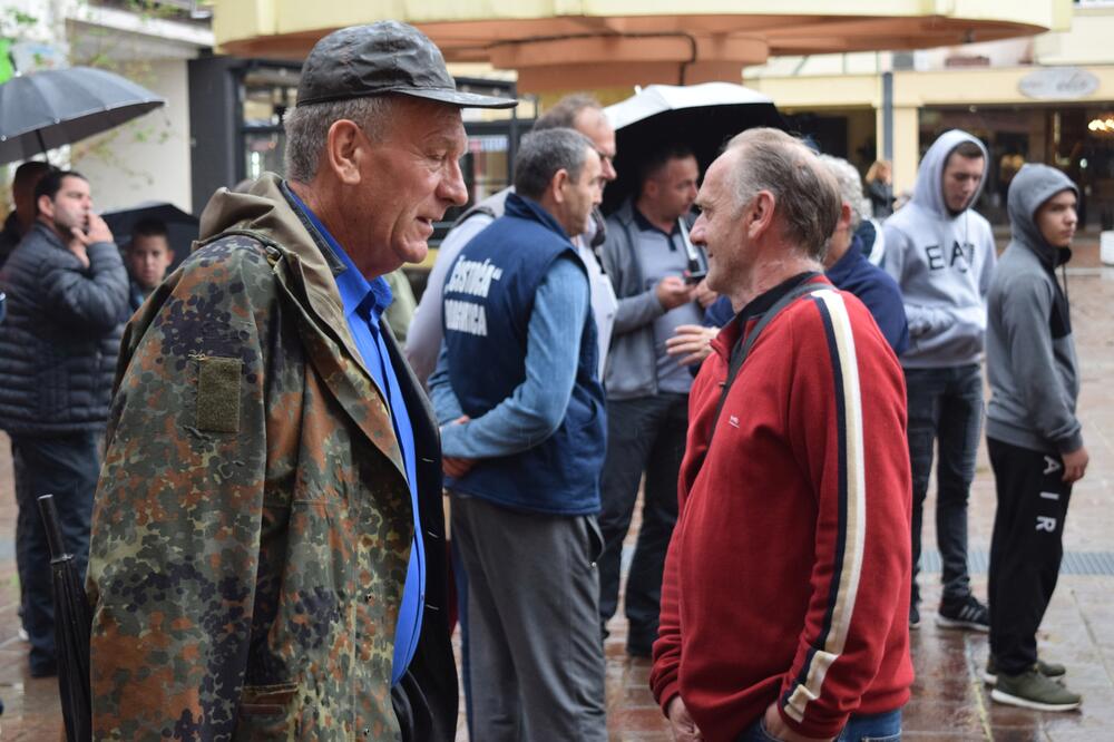 Skoro tri godine čekali presudu: Protestni skup lovaca ispred Ministarstva poljoprivrede prošle godine, Foto: Luka Zeković
