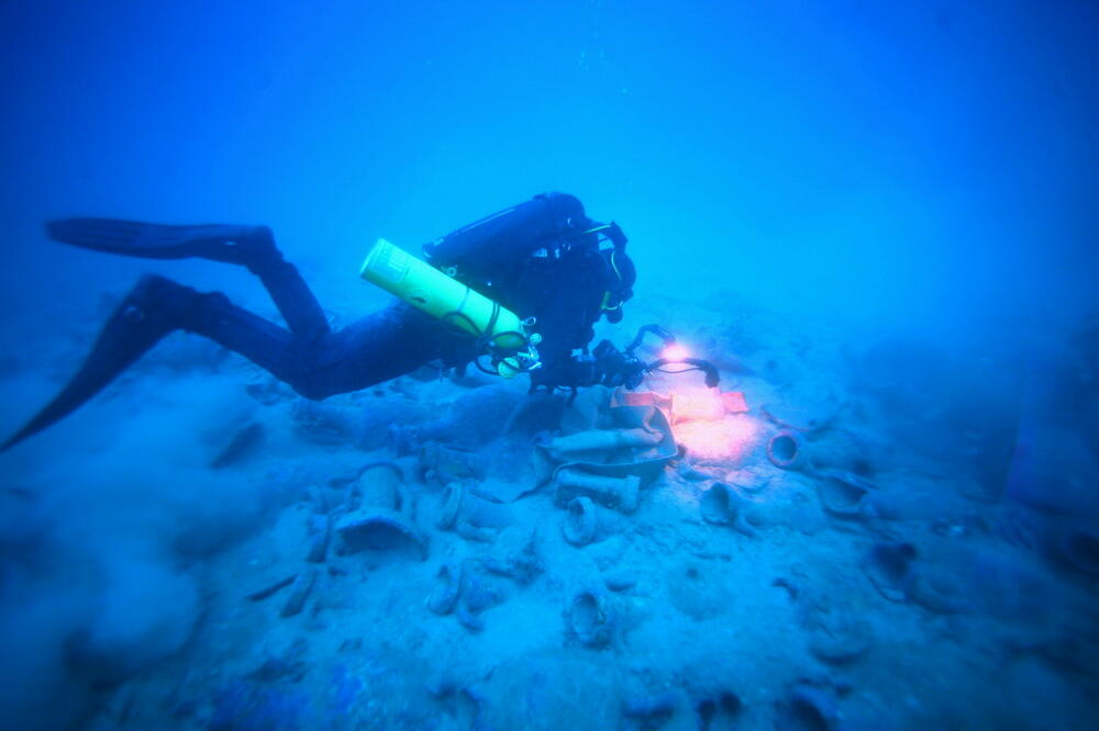 Komora se koristi za trenažu i liječenje u slučaju ronilačkog incidenta, Foto: Arhiva "Vijesti"