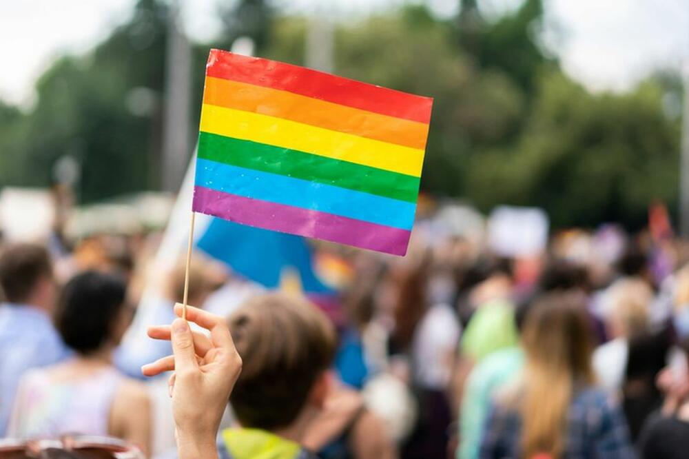 Zastava su duginim bojama - simbol prava gej osoba, Foto: Getty Images