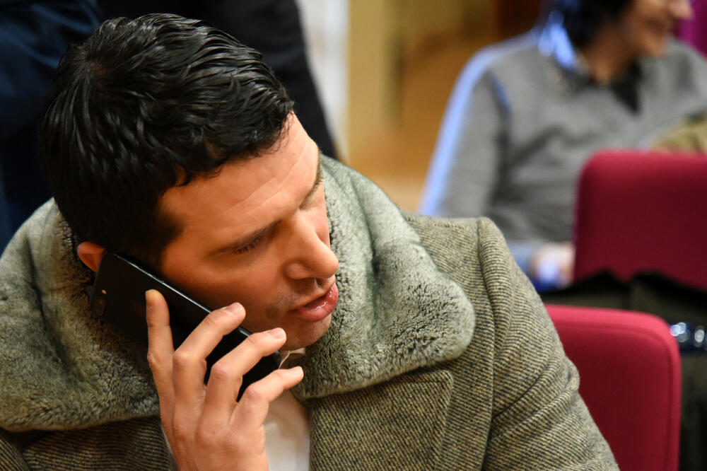 Ministar ne odgovara na pitanja novinara: Janović, Foto: Boris Pejović