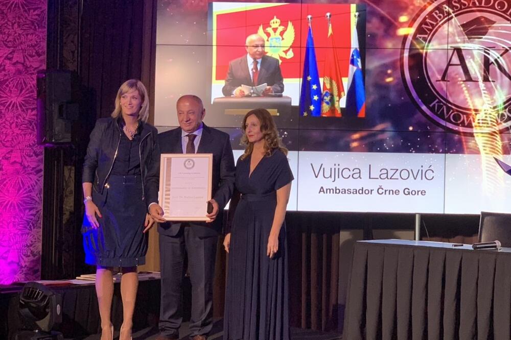 Lazović na uručenju priznanja u Sloveniji, Foto: MVP