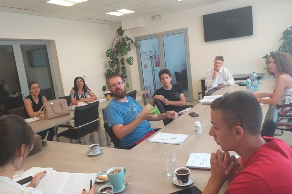 Sa priprema za predstavu “Kraljević i prosjak”, Foto: JU Nikšićko pozorište