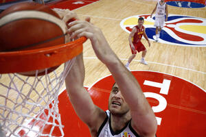 Mundobasket atrakcije: Pogledajte najbolja zakucavanja prve faze