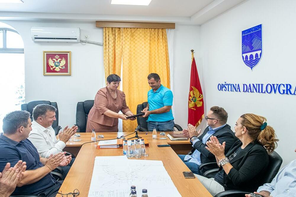 Sa potpisivanja ugovora, Foto: PR Centar